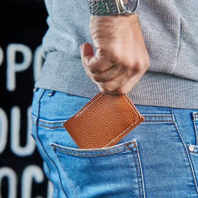 Trifold Leather Card Holder Embossed Havan.