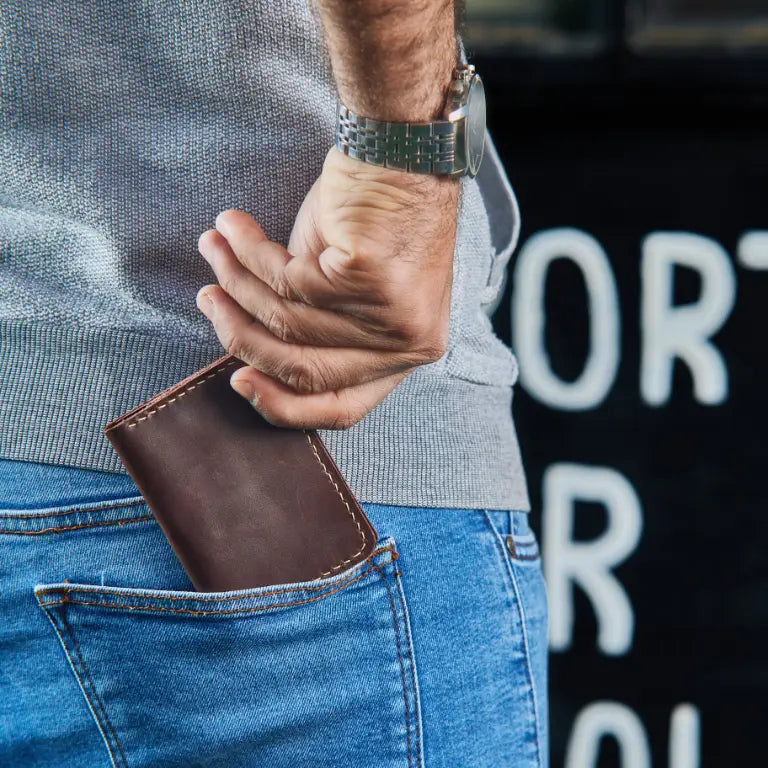 Bifold Leather Card Holder Slim pull up dark Brown.